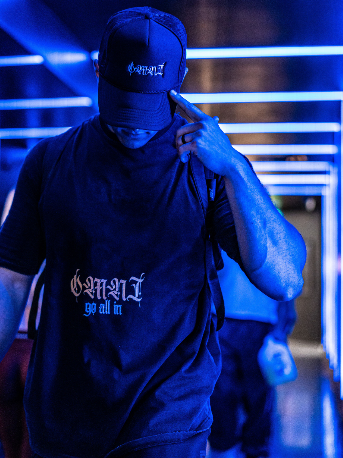 Relaxed Frayed Tee | Tri-Emblem