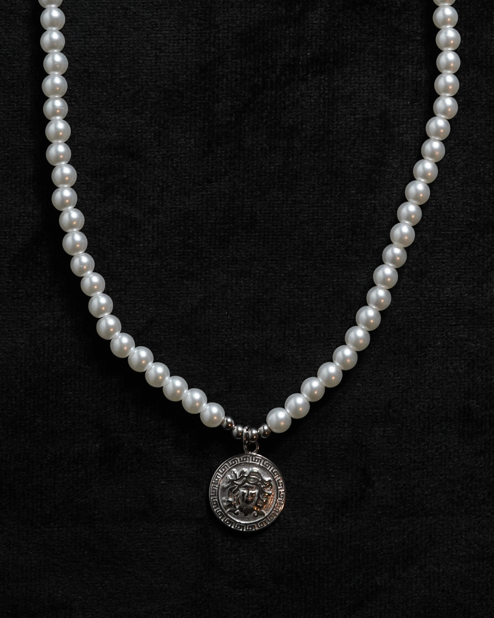 Pearl Pendant Necklace | Medusa